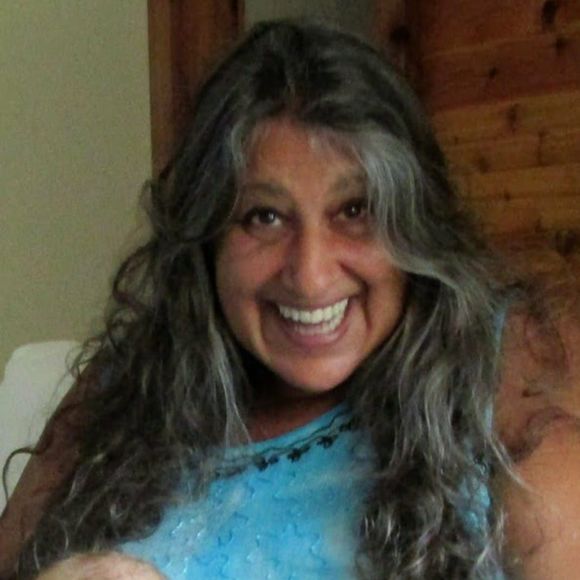 Profile Picture of Pixy Kauble (@pixykauble) on Poshmark