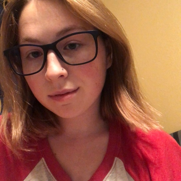 Profile Picture of Hannah Curtner (@curtner92) on Poshmark
