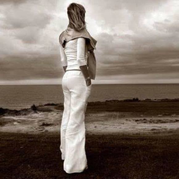 Profile Picture of Patrícia Bezerra (@p_bezerra) on Poshmark