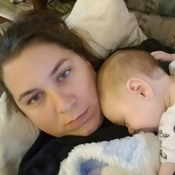 Profile Picture of Samantha Dyal (@sdyal2013) on Poshmark