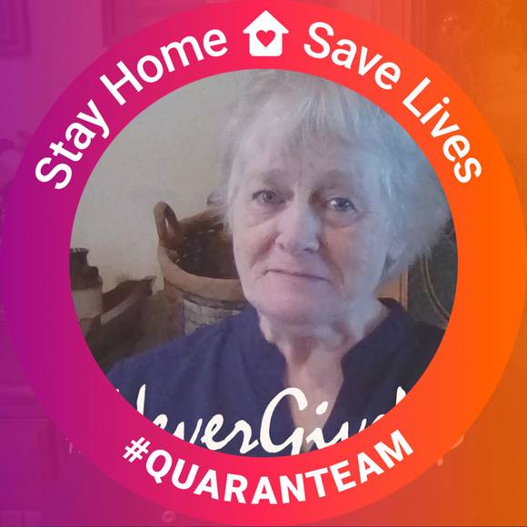 Profile Picture of Sandy Bortzer (@sandybortz) on Poshmark