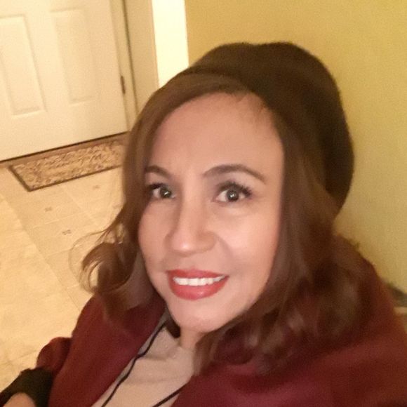 Profile Picture of Isabel Fimbres (@isafim_0313) on Poshmark