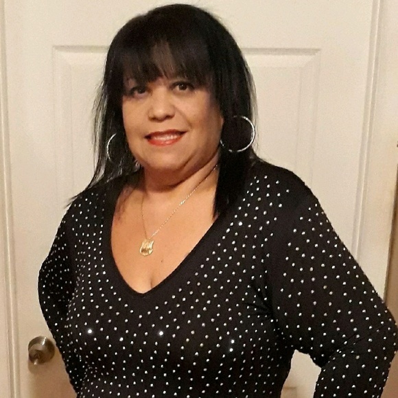 Profile Picture of Donna Saviano (@dms10312) on Poshmark