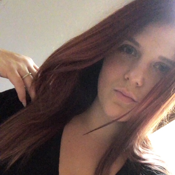 Profile Picture of Kristina Kopyscinski (@xokopa28xo) on Poshmark