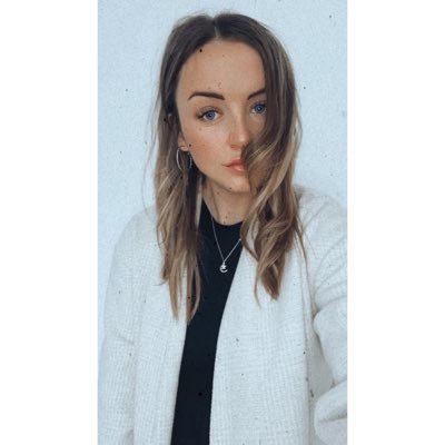 Profile Picture of Holly Pearson. (@hollypearson17) on Twitter