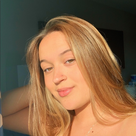 Profile Picture of Grace Bisignano (@gbisignano) on Poshmark