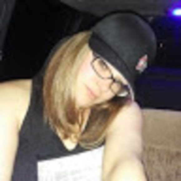 Profile Picture of Casey Larrew (@caseylarrew) on Poshmark