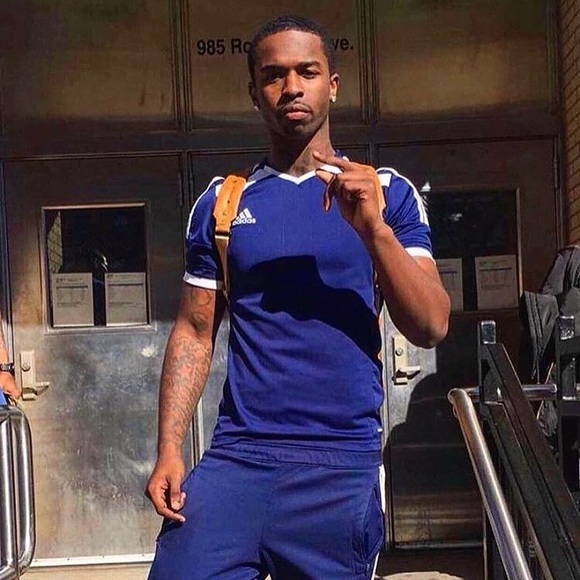 Omar Akkouche - Poshmark Profile Picture of Omar Akkouche (@omar_akk) on Poshmark