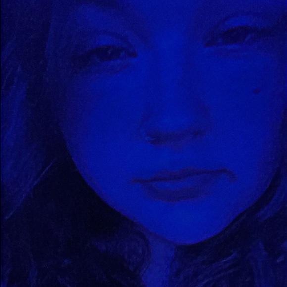 Profile Picture of Victoria Devore (@victoriadevo841) on Poshmark