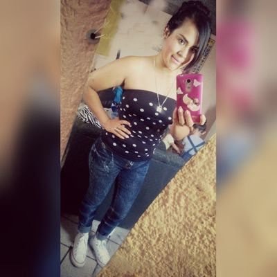 Profile Picture of Minerva Rivas (@minrvavs) on Twitter