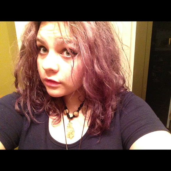 Profile Picture of Alison Swift (@allolove) on Poshmark