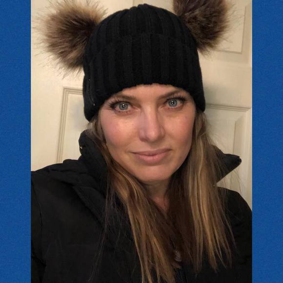 Profile Picture of Michelle Bowler (@michellebowler) on Poshmark