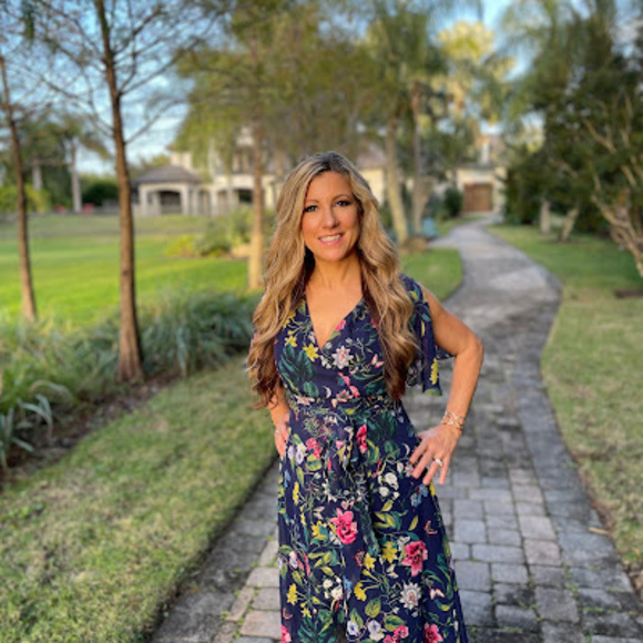 Profile Picture of Dawn Janowitz (@dawnjanowitz45) on Poshmark