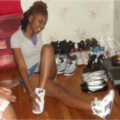 Profile Picture of Kendra Tolbert (@thickathangrits) on Twitter