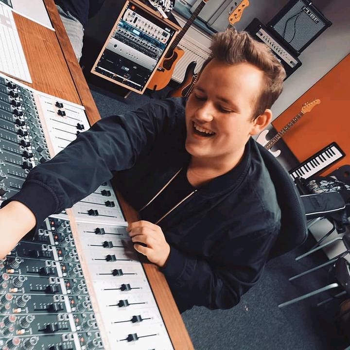 Profile Picture of Robin Pfeiffer (@@robinpfeifferofficial) on Tiktok