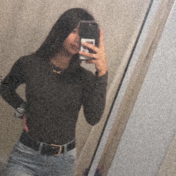 Profile Picture of Bianka Tihanyi (@biankatihanyi) on Poshmark