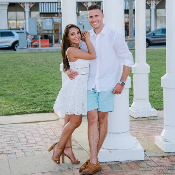 Profile Picture of Laura Savoca (@lsavoca17) on Poshmark