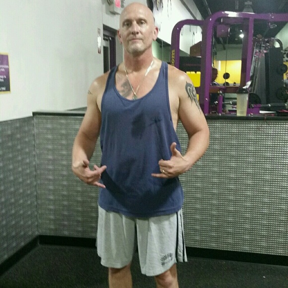 Profile Picture of David Welsh (@dwelshus) on Poshmark