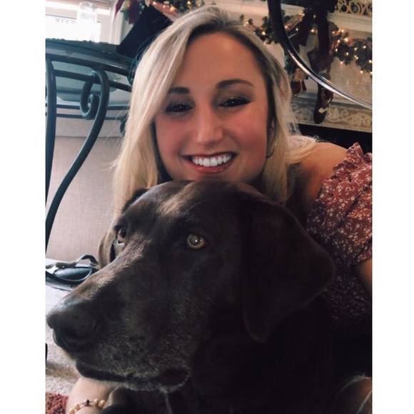Profile Picture of Mikaela Gray (@mikgray15) on Poshmark