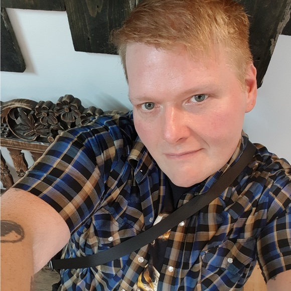 Profile Picture of Chris Copley (@maverick273) on Poshmark