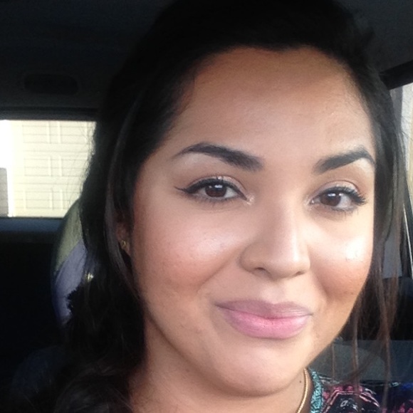 Profile Picture of Staci Clamenza (@sclamenza) on Poshmark