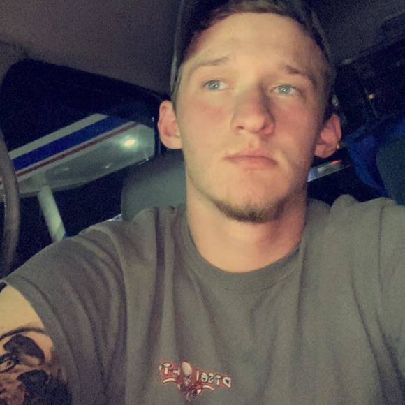 Profile Picture of Bradlee Herman (@bradleeherman) on Poshmark