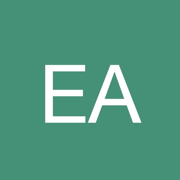 Profile Picture of Edwards Alec (@qdhedeg9w) on Poshmark