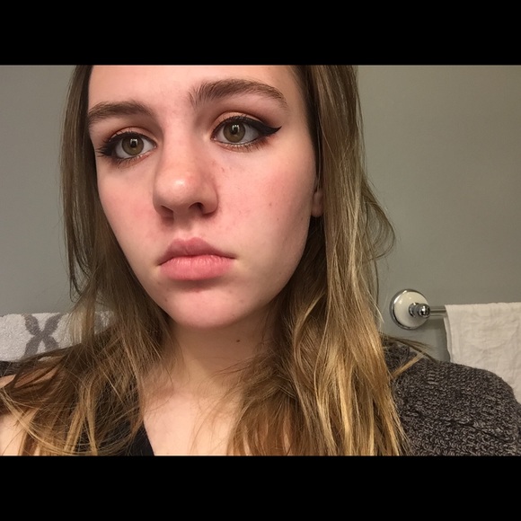 Profile Picture of Mattie Tomey (@mattietomey) on Poshmark