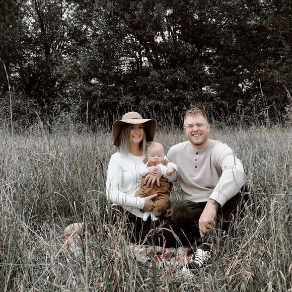 Alex Hommes - Poshmark Profile Picture of Alex Hommes (@acehood12) on Poshmark