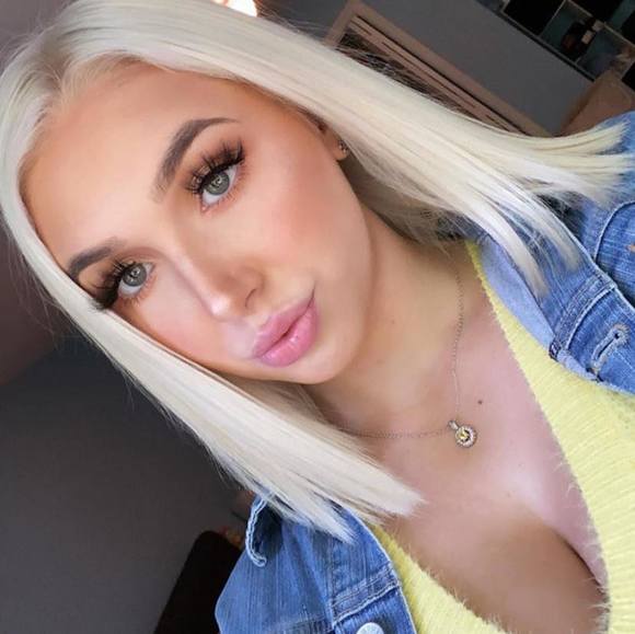 Profile Picture of Julianne Doherty (@juliannnee) on Poshmark