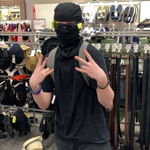 Profile Picture of Serik Foulk (@serikfoulk) on Poshmark