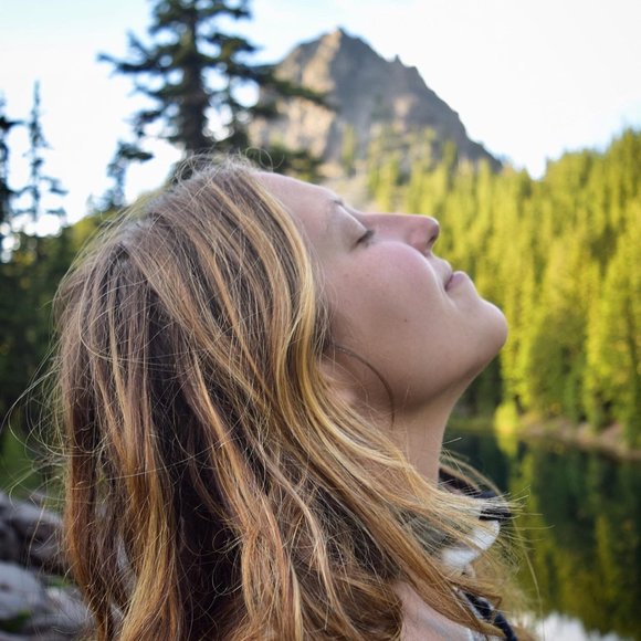 Profile Picture of Anna Frankowski (@anna_frankie) on Poshmark