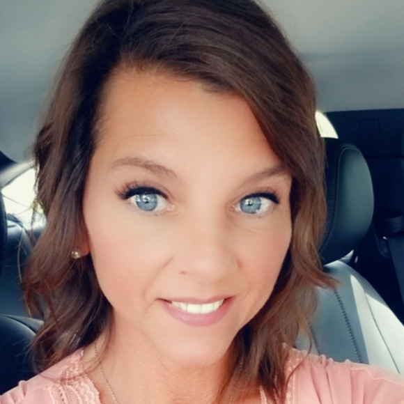 Profile Picture of Cherie Ransbottom (@missturf) on Poshmark