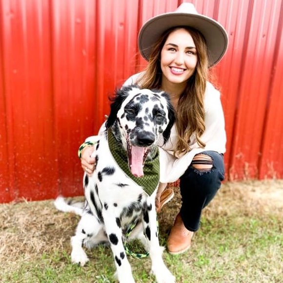 Profile Picture of Tori Fabacher (@tmfabacher) on Poshmark