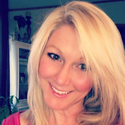 Profile Picture of Kim Curtis (@KimCurt63902205) on Twitter