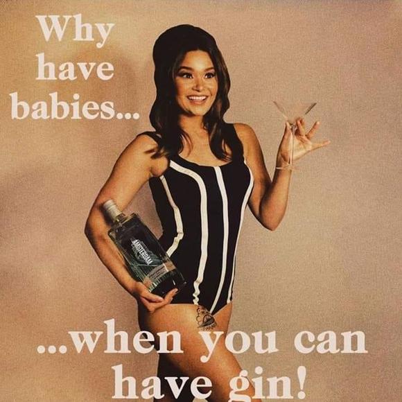 Profile Picture of Karen Bredlau (@messbowie) on Poshmark