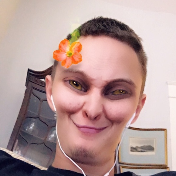 Profile Picture of William Schmahl (@willschmahl) on Poshmark