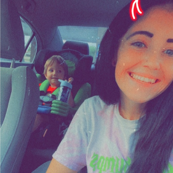 Profile Picture of Melody Horton (@melodyynicoleee) on Poshmark