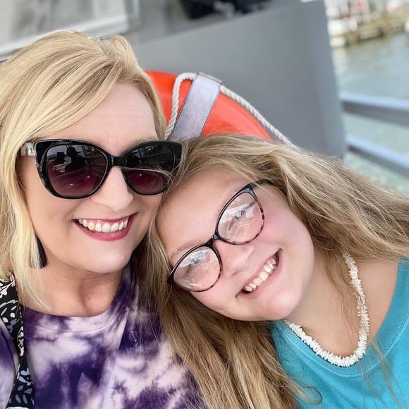 Profile Picture of Kylee Dove kottman (@kydove) on Poshmark