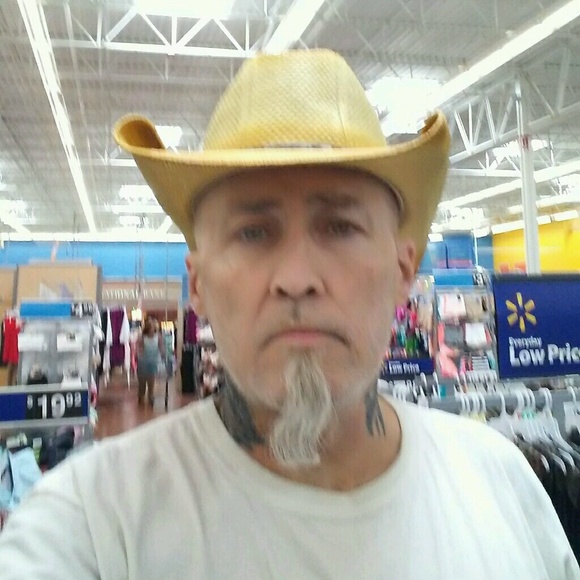 Profile Picture of Harry Murphy (@crackerman08) on Poshmark