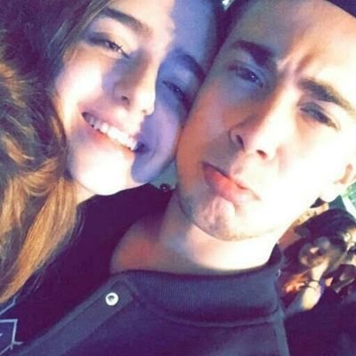 Profile Picture of Aline (@mariz_naviskas) on Twitter