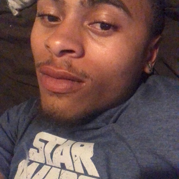 Kenneth Rouse - Poshmark Profile Picture of Kenneth Rouse (@kenny15110) on Poshmark