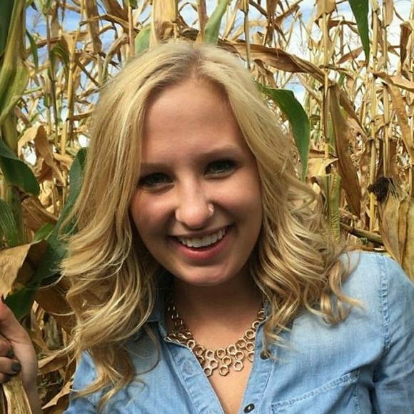 Audrey Nitzel - Poshmark Profile Picture of Audrey Nitzel (@amn2020) on Poshmark