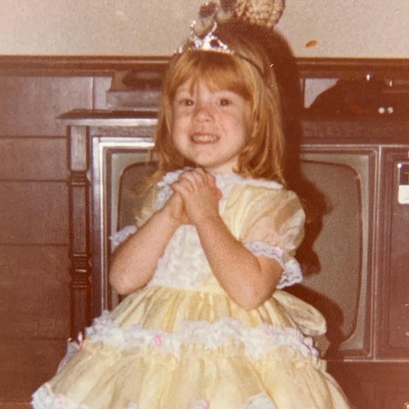 Profile Picture of Ashley Sleaper (@asleaper) on Poshmark