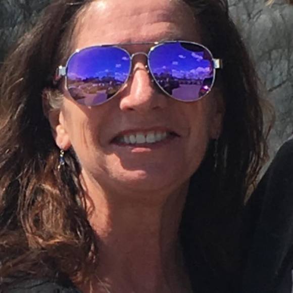 Profile Picture of Tina Tacker (@tackertwosome) on Poshmark
