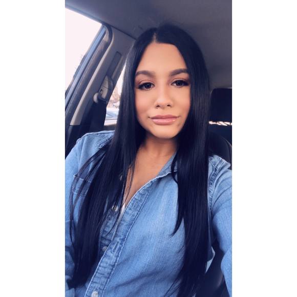 Profile Picture of Adriana Villarreal - zeuthen (@adivill916) on Poshmark