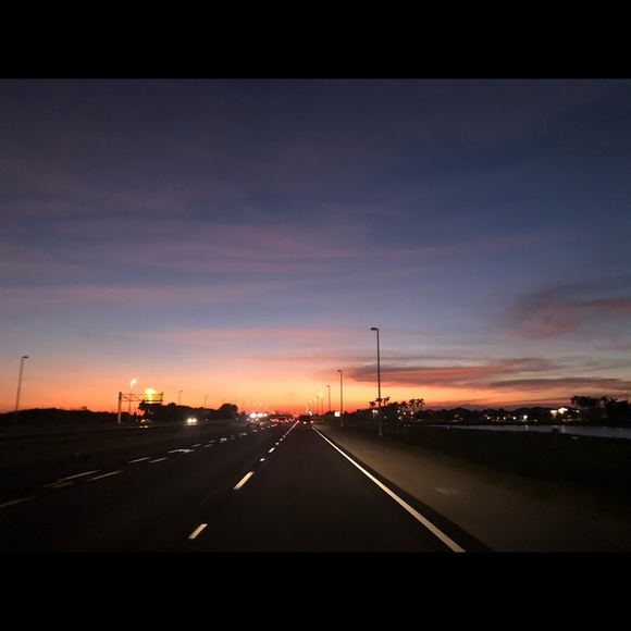 Profile Picture of Lynette Oliu (@lynetteoliu) on Poshmark