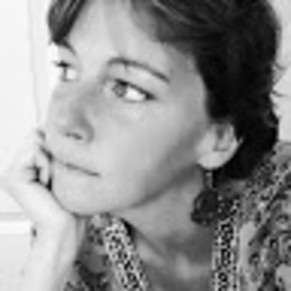 Profile Picture of Laurie Kramer (@lauriehoule76) on Poshmark