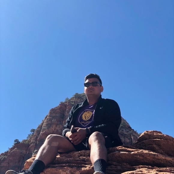 Profile Picture of Darshil Patel (@darshil0308) on Poshmark