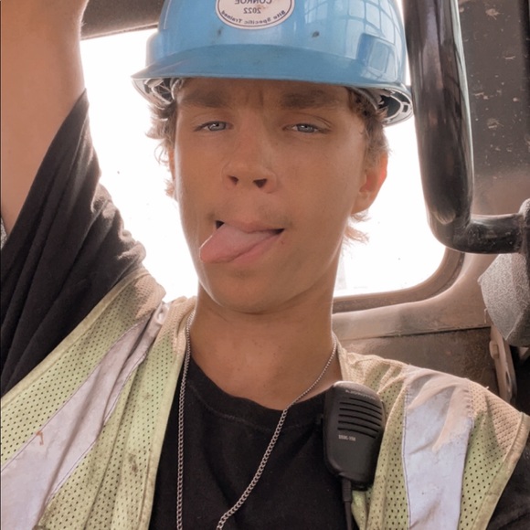 Profile Picture of Joseph Schelsteder (@jschelsteder14) on Poshmark